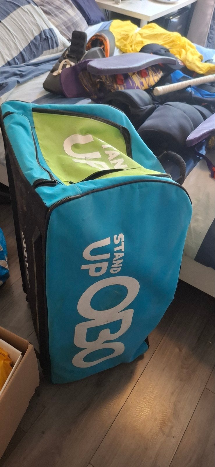 Complete keepersuitrusting met tas, Ophalen