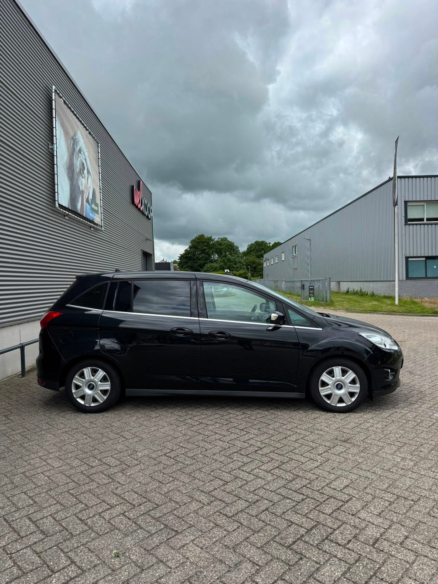 Ford Grand C-Max / Apk / Airco / Cruise / Navi / Trekhaak, Auto's, Ford, Voorwielaandrijving, Gebruikt, Zwart, Origineel Nederlands