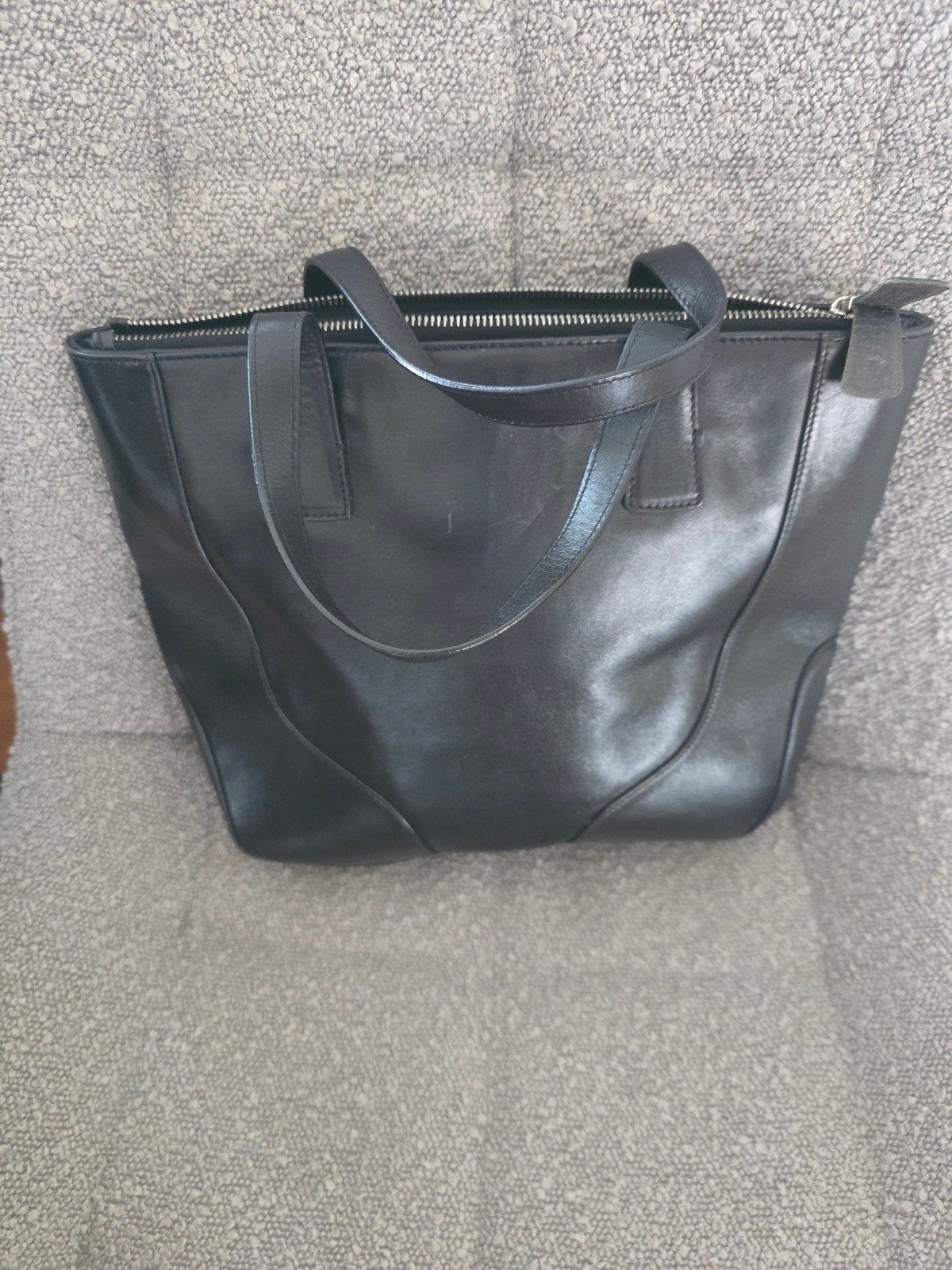 Bally Leren Handtas Zwart met Stofzak, Ophalen, Zo goed als nieuw, Zwart, Handtas