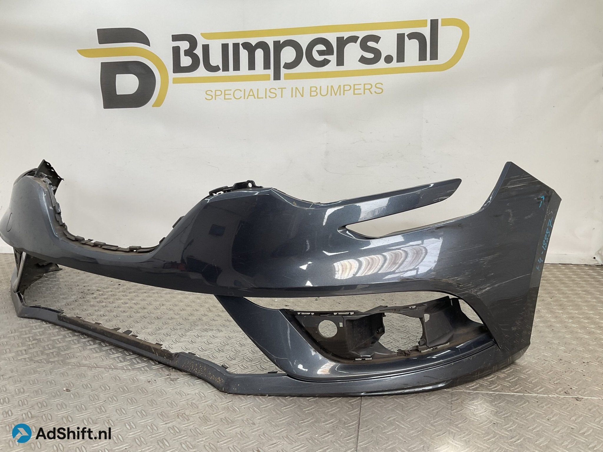 BUMPER Renault Megane 2016-2021 960164119R VOORBUMPER F4-188, Bumper