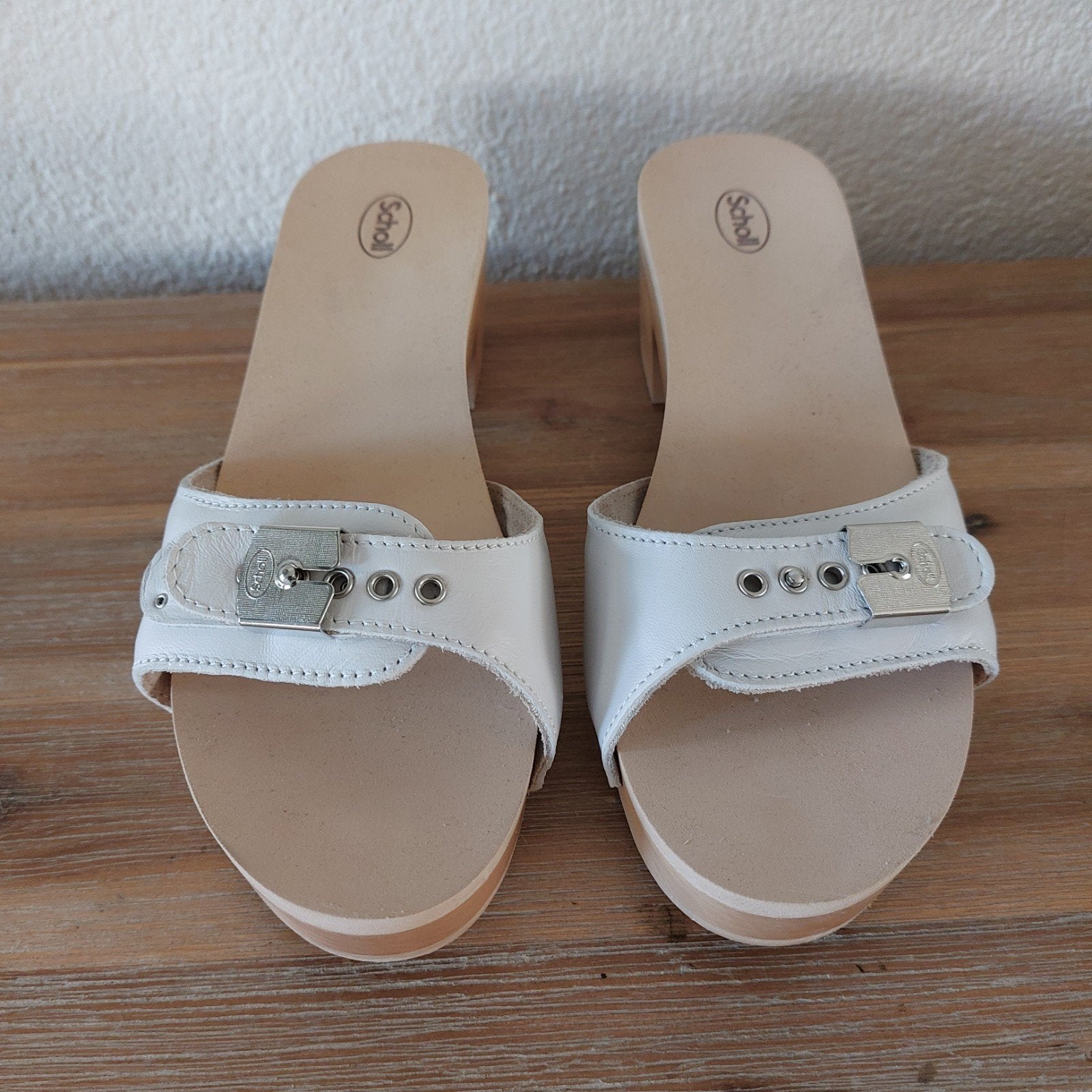 Scholl Klepper,Clog,muiltje maat 39
Nieuwprijs, Scholl, Wit, Nieuw, Sandalen of Muiltjes