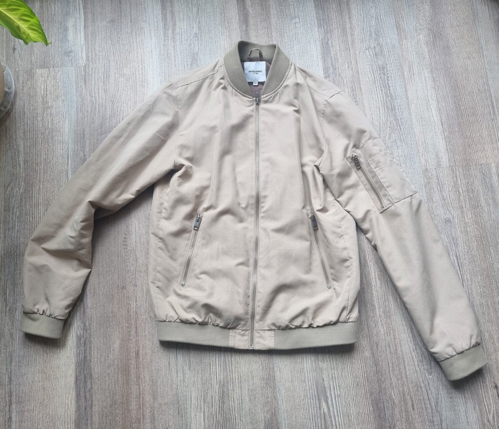 Jack & Jones zomerjas - Maat XS, Kleding | Heren, Jassen | Zomer, Ophalen, Beige, Zo goed als nieuw, Jack & Jones
