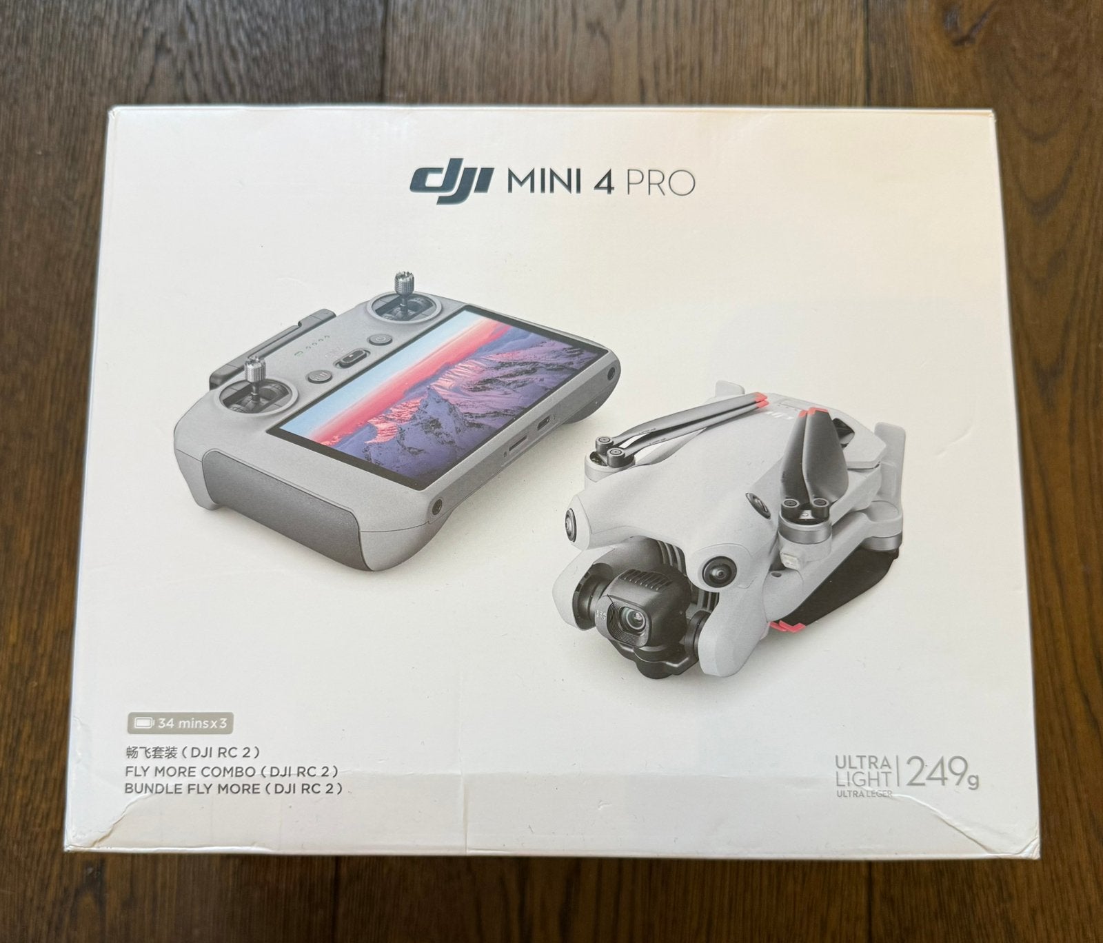 DJI Mini 4 Pro Fly More Combo (RC 2) - Nieuwstaat, Ophalen of Verzenden, Zo goed als nieuw