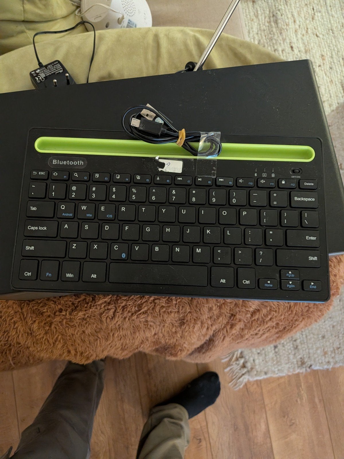 Soundlogic Bluetooth Toetsenbord - Draadloos QWERTY, Gebruikt, Oplaadbaar, Soundlogic, Ophalen of Verzenden