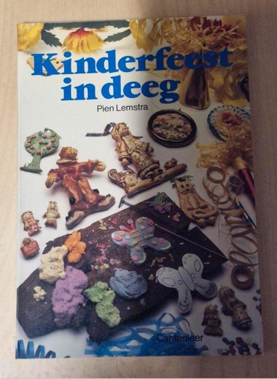 Kinderfeest in deeg - Pien Lemstra (Boek), Boeken, Ophalen of Verzenden, Zo goed als nieuw, Pien Lemstra, Non-fictie