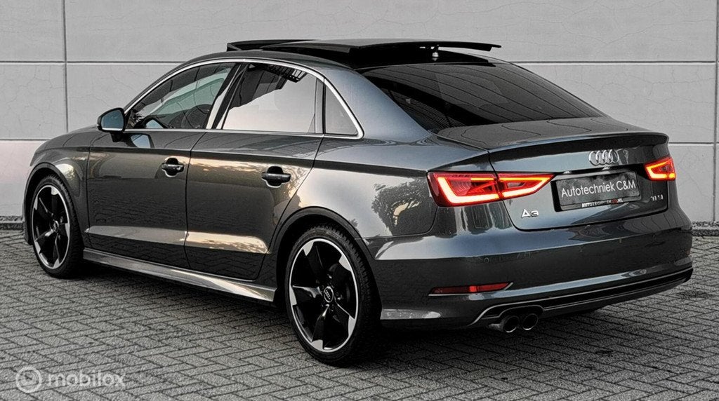 Audi A3 Limousine 1.4 TFSI S-LINE/S-TRONIC/PANO/NAV/CRUIS/DC, 125 pk, Zwart, 4 cilinders, Sedan