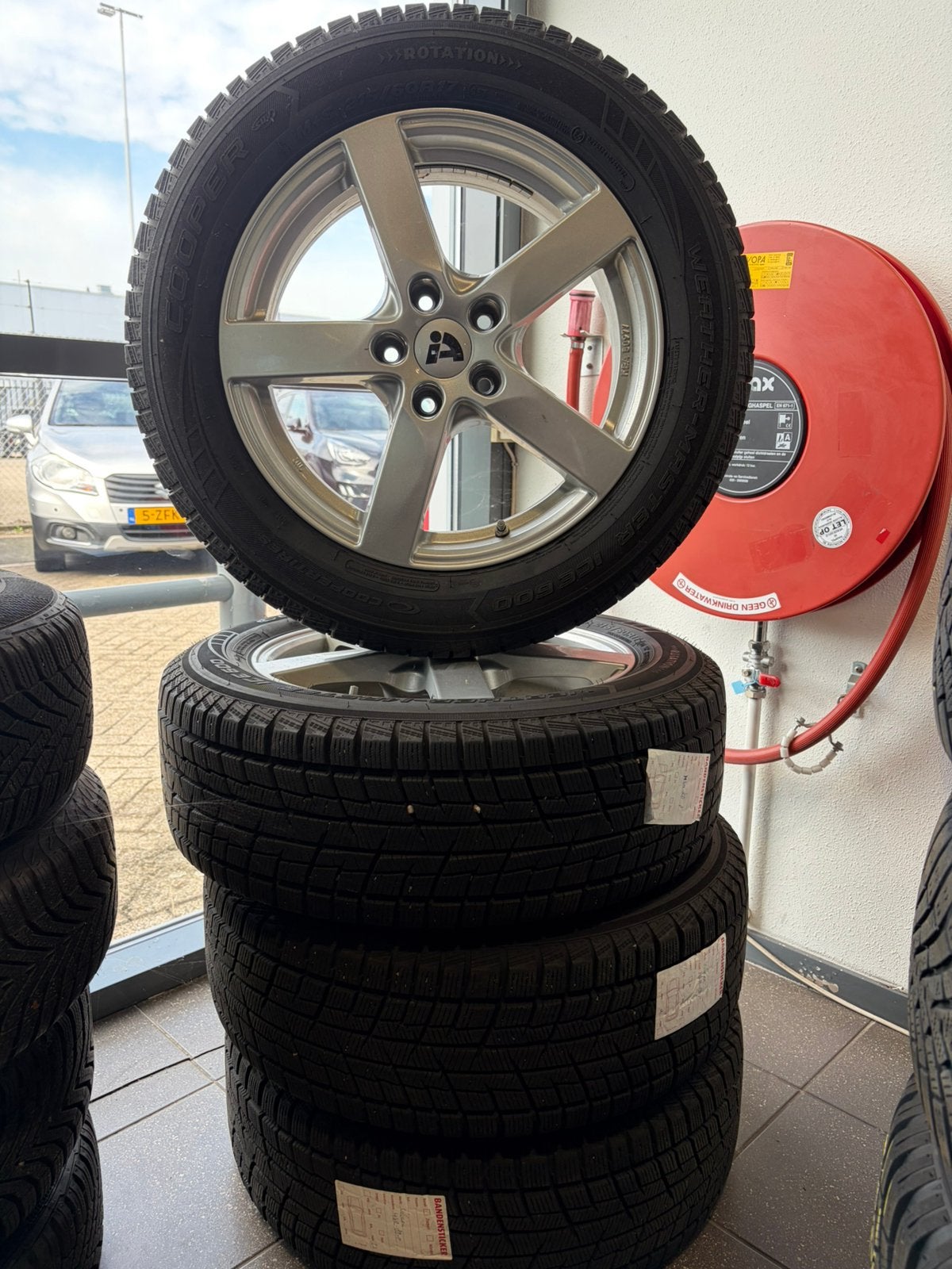 Winterbanden winterset LMV Suzuki Vitara TPMS 8mm profiel!, Banden en Velgen, 17 inch, Personenwagen, Gebruikt