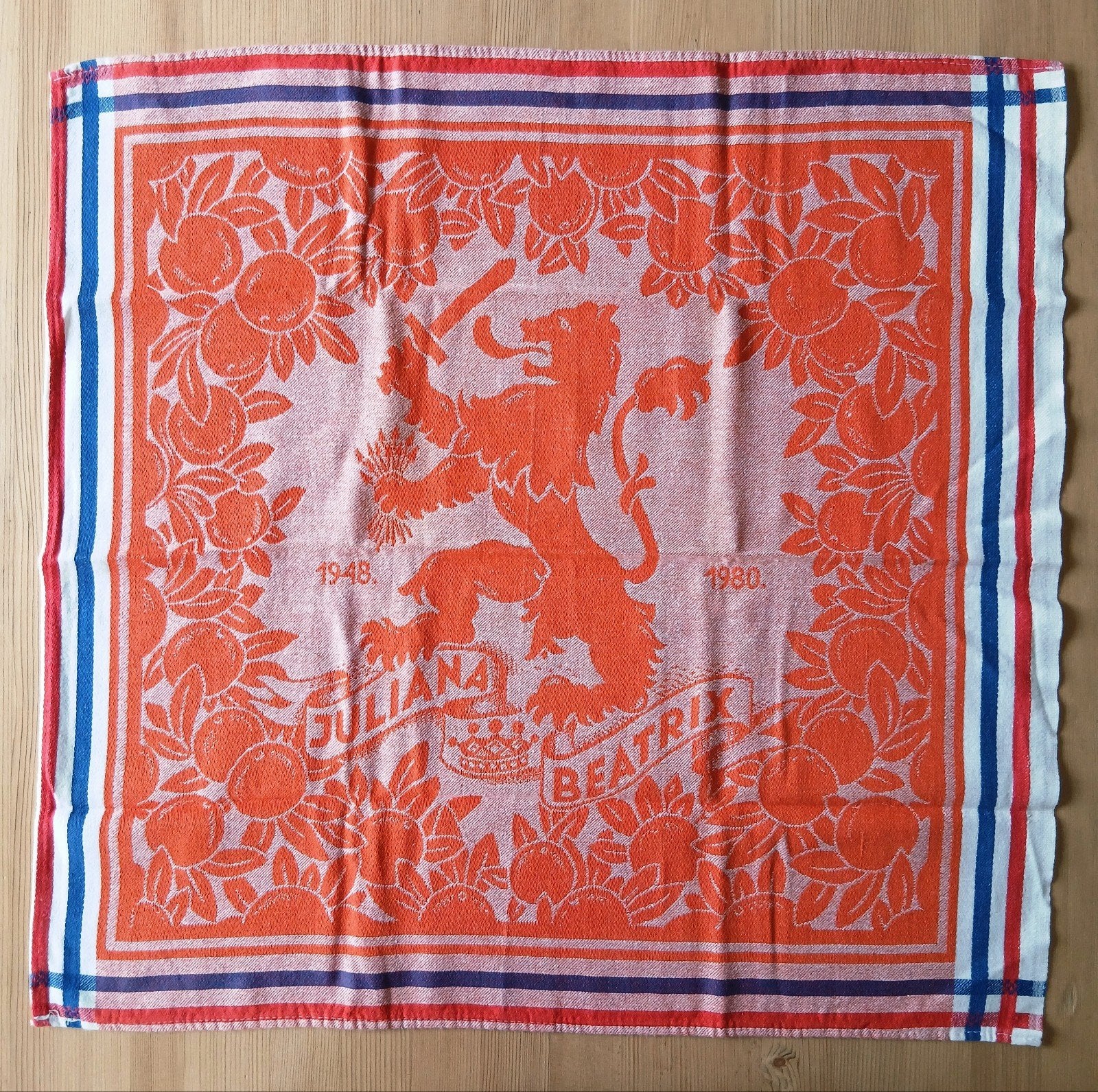 theedoek Juliana Beatrix 1948 1980, Ophalen of Verzenden, Gebruikt, Nederland, Overige typen