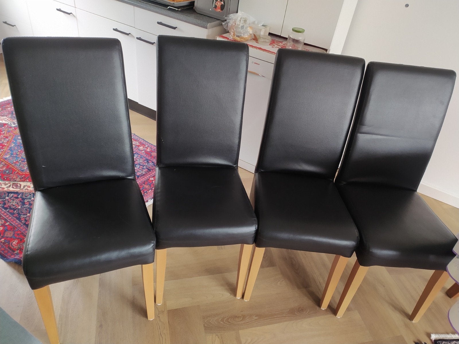 4 Zware Stoelen in Goede Conditie - Ophalen in Gemert, Ophalen, Gebruikt, Zwart, Vier