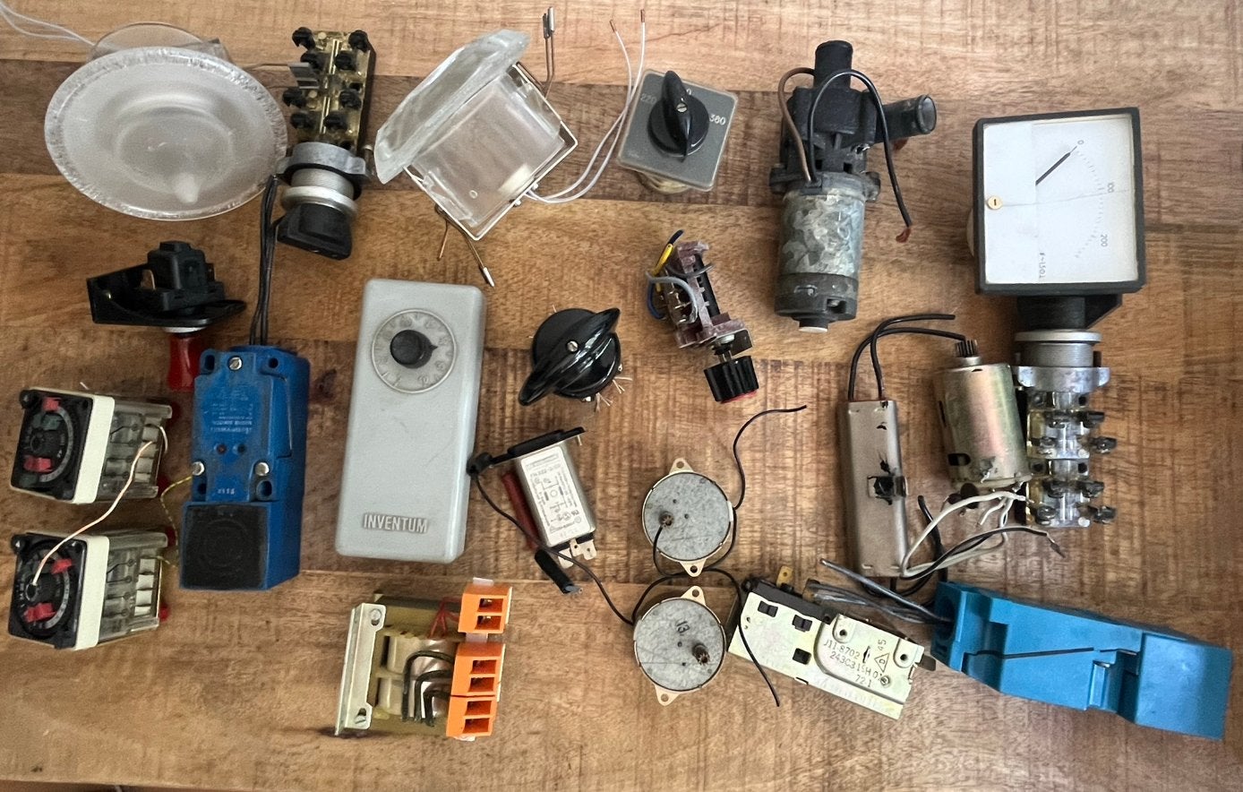 Diverse Elektro componenten, Hobby en Vrije tijd, Elektronica-componenten, Ophalen of Verzenden, Zo goed als nieuw