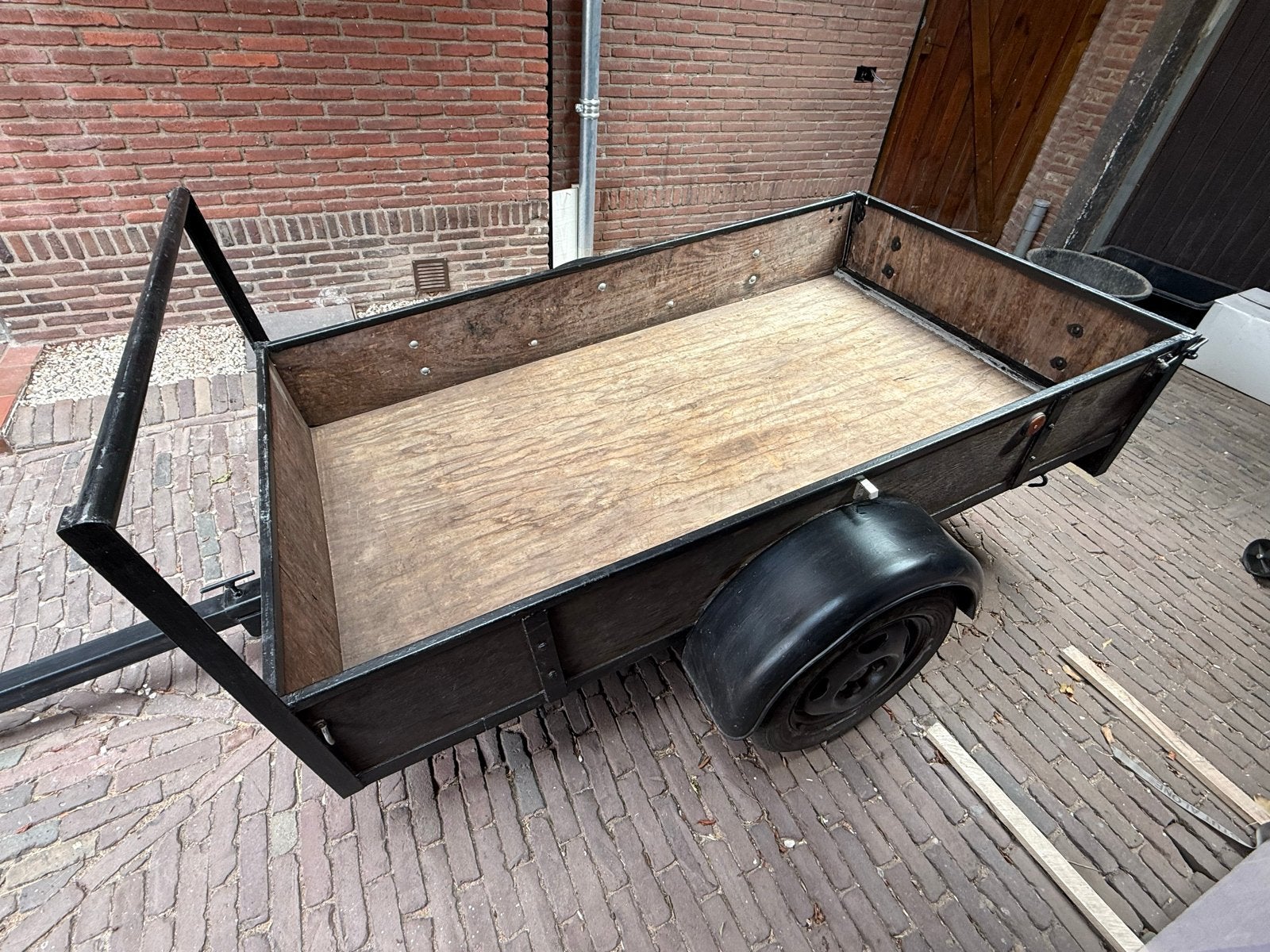 Stevige aanhanger met scharnierbare dissel. 114x202 cm bak., Ophalen, Gebruikt