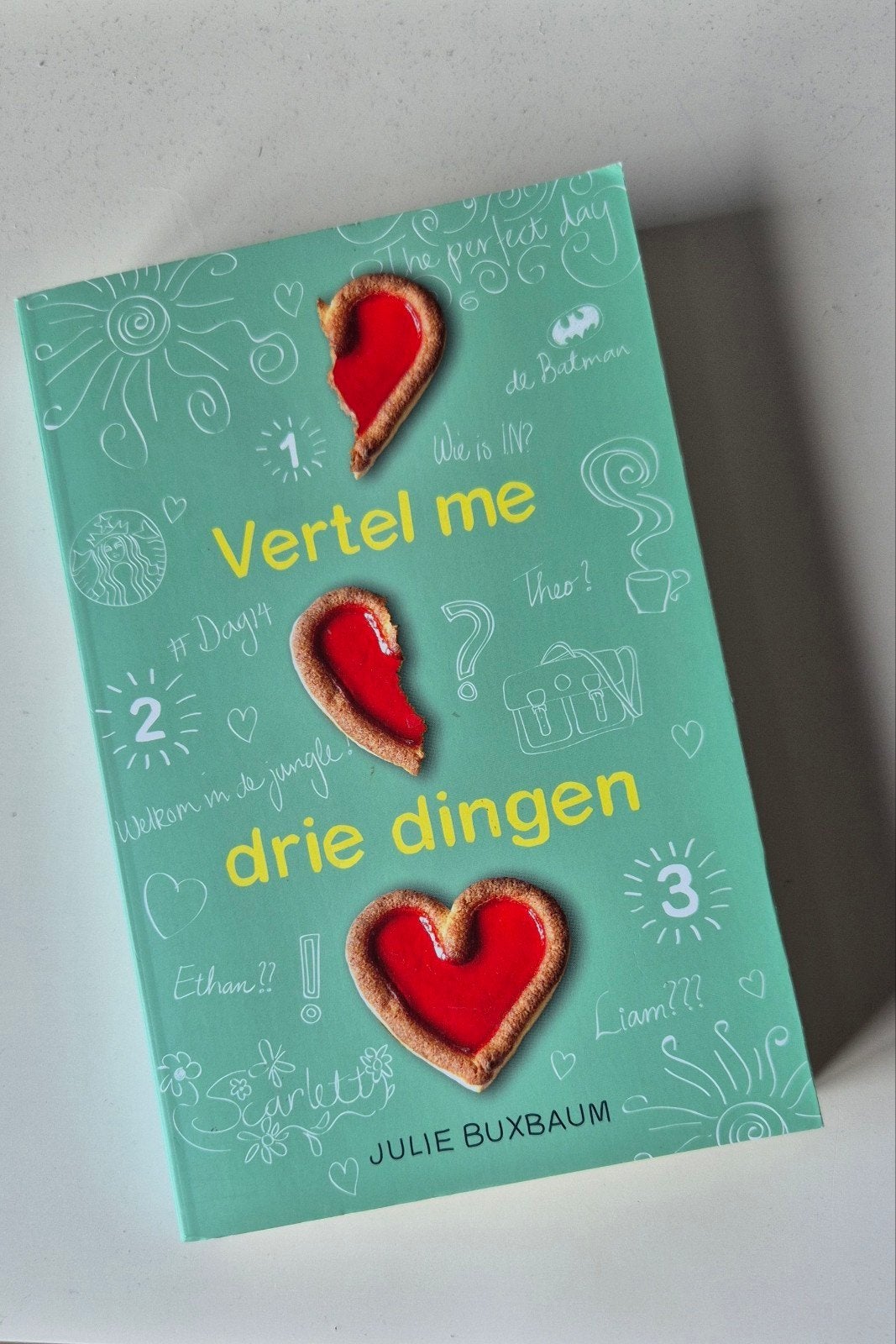 Julie Buxbaum - Vertel me drie dingen, Ophalen of Verzenden, Zo goed als nieuw, Julie Buxbaum