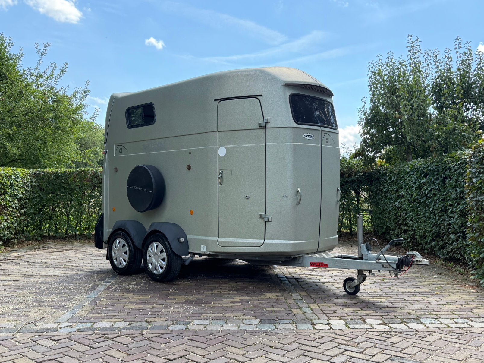 Zeer ruime 2 paards Bockmann met aluminium bodem, zadelkamer
