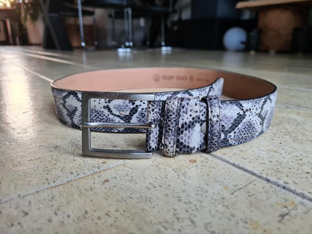 Heren riem 110 cm lengte.4 cm breed, Ophalen of Verzenden, Zo goed als nieuw, Zwart, 105 tot 115 cm