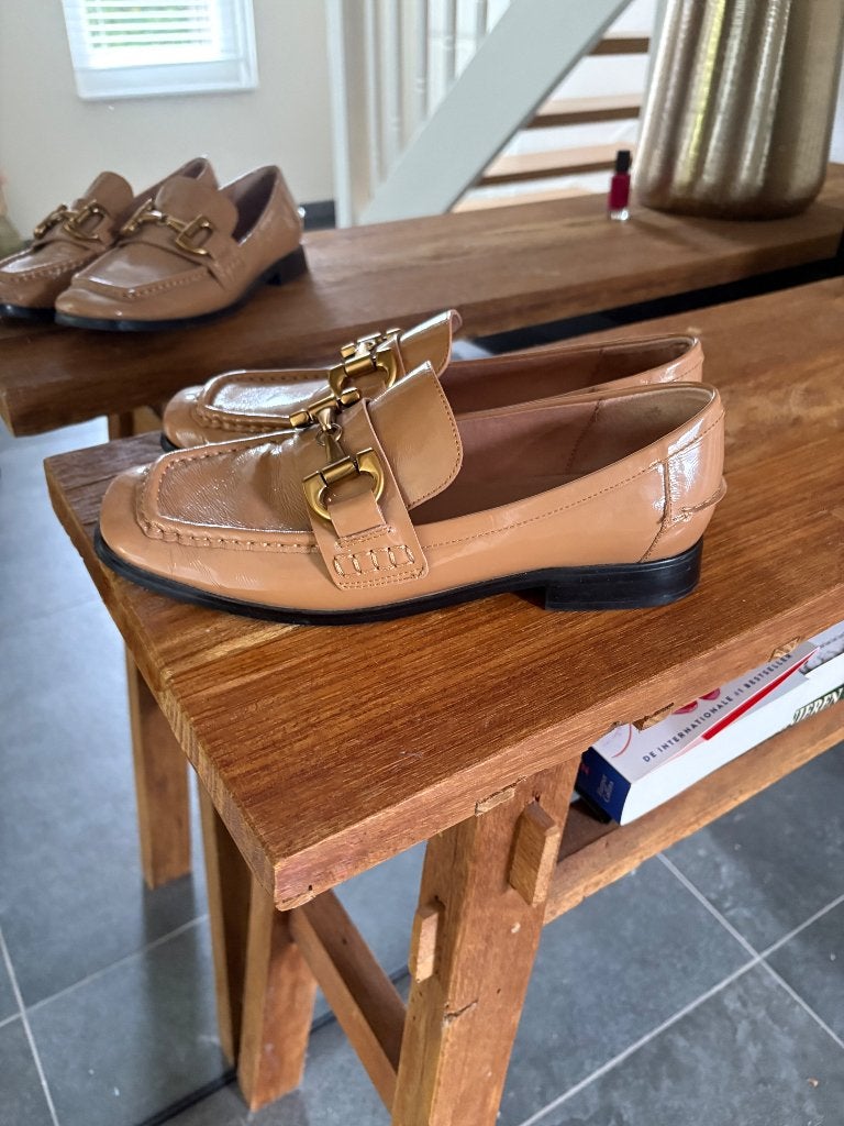 Bibi Lou instap schoen 39 lak als nieuw, Ophalen of Verzenden, Zo goed als nieuw, Zwart, Sneakers of Gympen