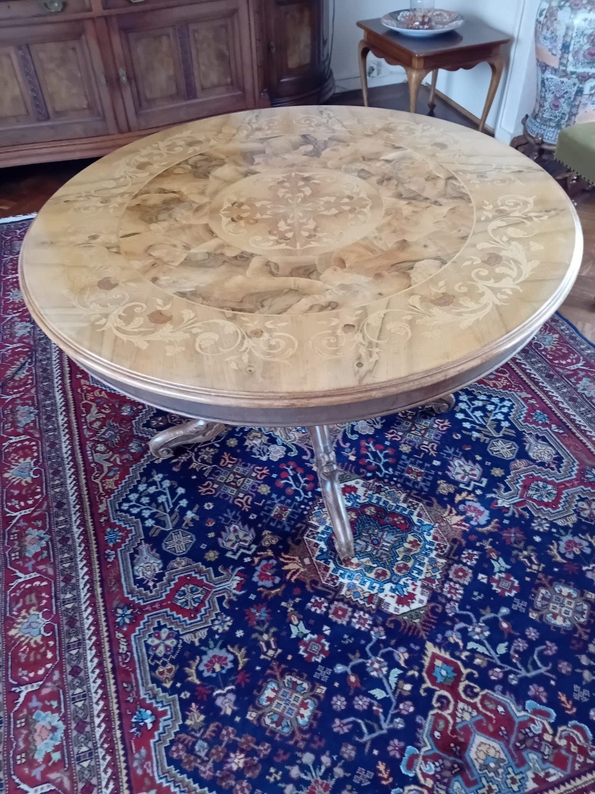 Prachtige antieke tafel, Ophalen