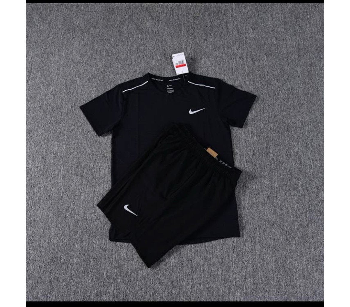 Nike miller set, Maat 48/50 (M), Zwart, Nieuw, Ophalen of Verzenden