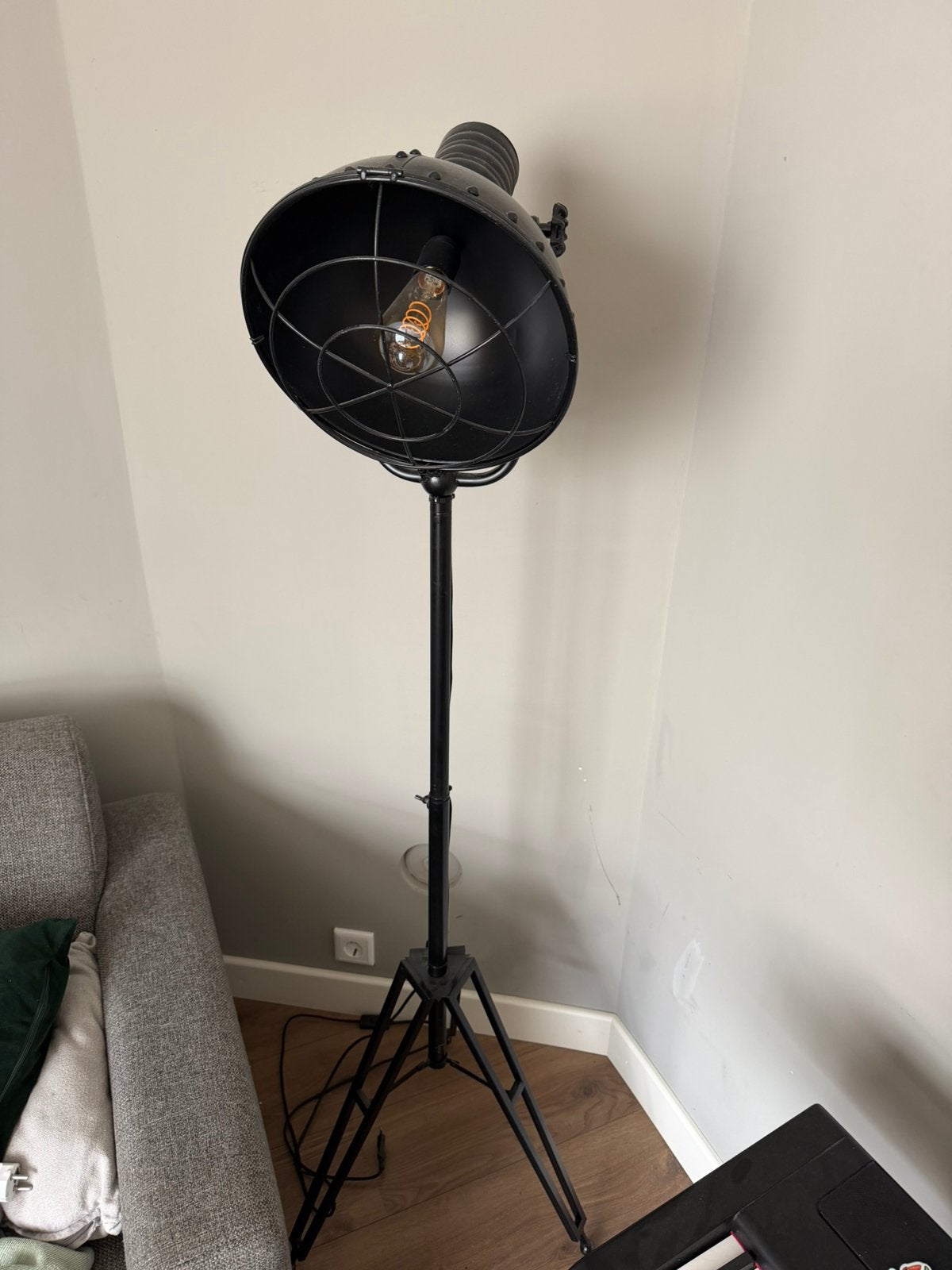 BePureHome Spotlight vloerlamp zwart industrieel verstelbaar, Huis en Inrichting, Ophalen, E27 (groot), Zo goed als nieuw, Metaal