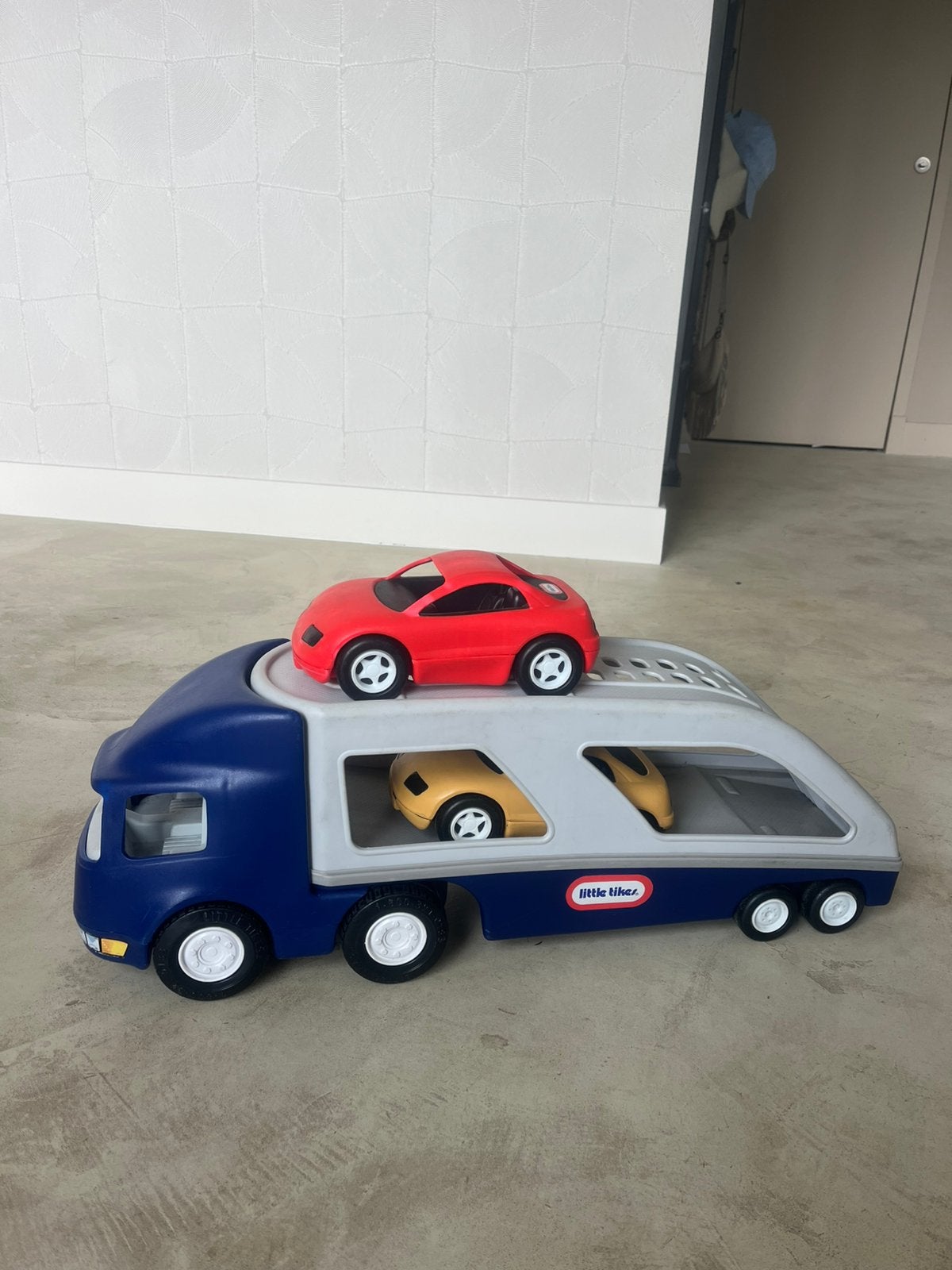Little tikes vrachtwagen transporter, Ophalen, Zo goed als nieuw