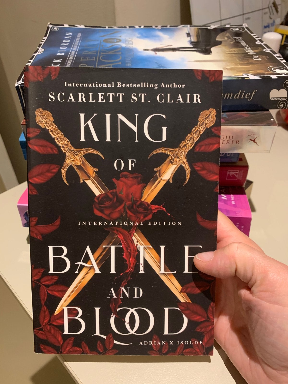 King of Battle and Blood - Scarlett St. Clair, Ophalen of Verzenden, Zo goed als nieuw, Wereld overig