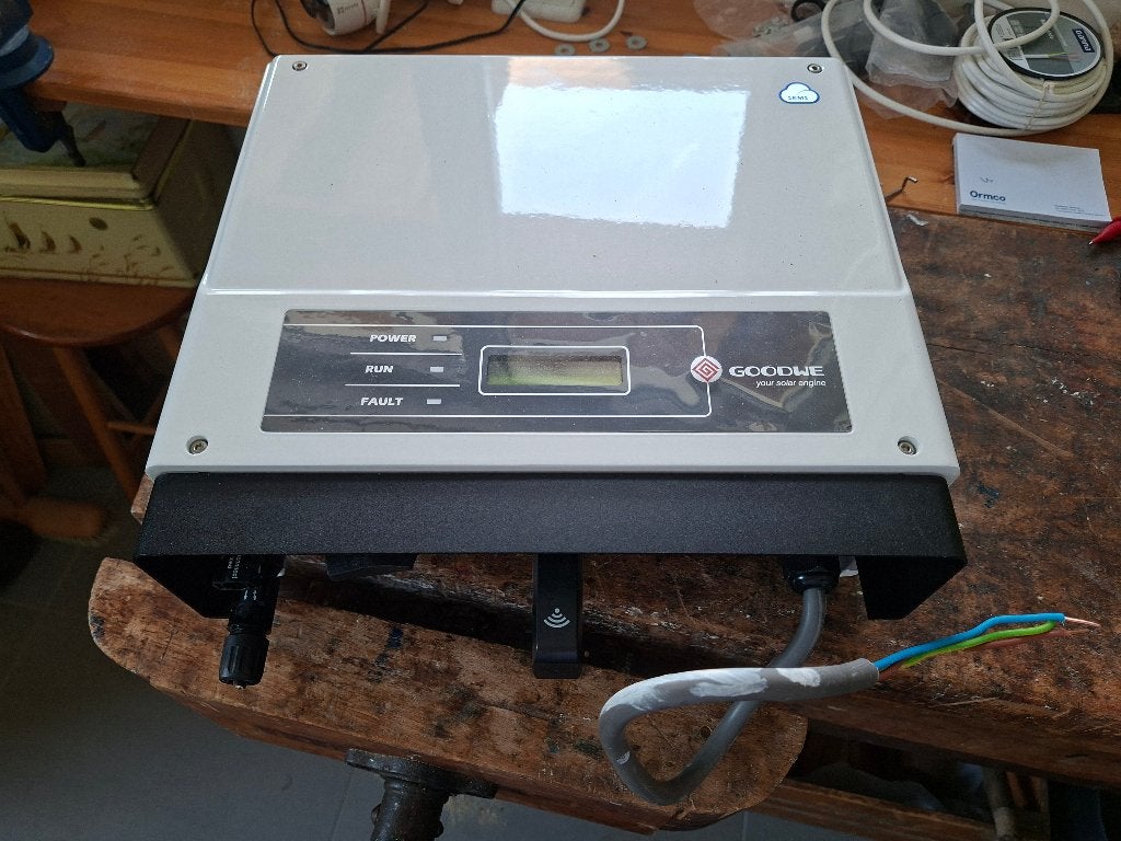 Goodwe omvormer GW2000, Ophalen, Zo goed als nieuw