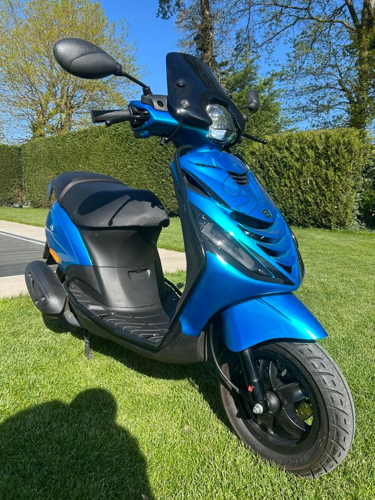 PIAGGIO ZIP 2022 E5 844KM nieuwstaat GARANTIE, Ophalen, Maximaal 45 km/u, Zip, Zo goed als nieuw