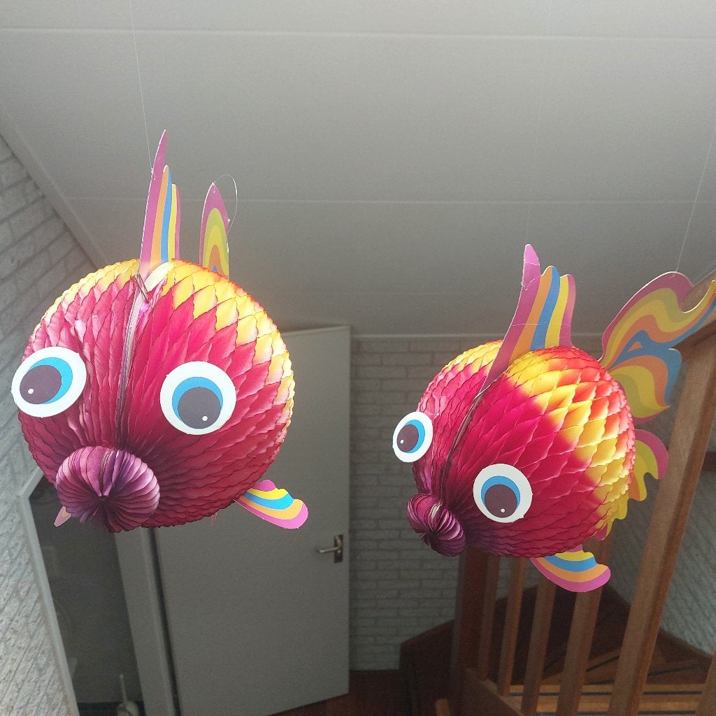 2 Vissen - Uitvouwbaar - Honingraat Papier - Hangdecoratie, Ophalen of Verzenden, Gebruikt