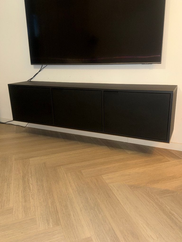 Zwarte tv-meubel met 3 vakken, Ophalen, 150 tot 200 cm, Zo goed als nieuw, Minder dan 100 cm