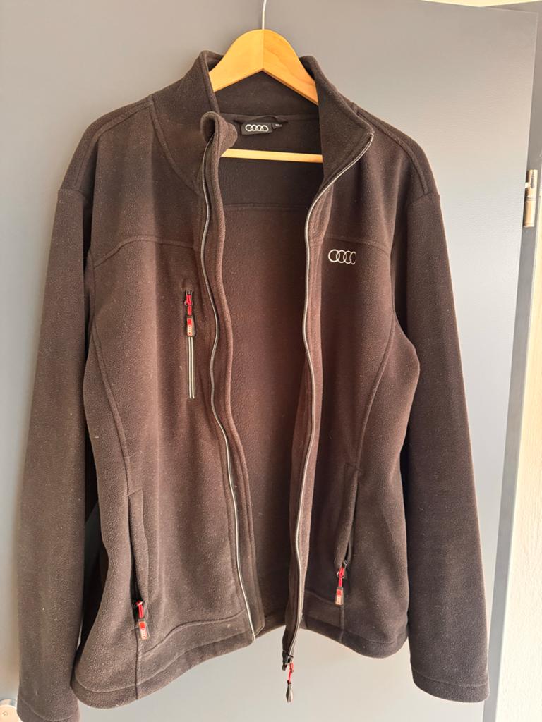 Audi Fleece Jas - Heren XL, Verzenden, Gedragen, Maat 56/58 (XL), Zwart