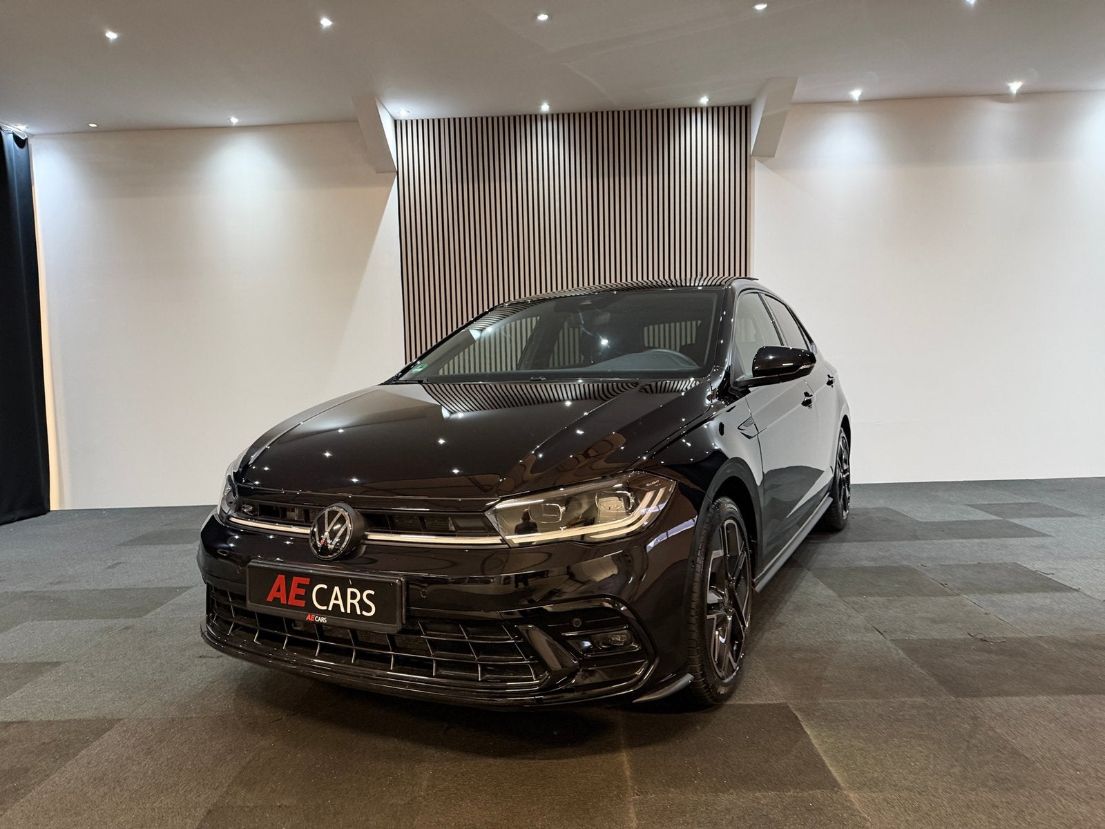 Volkswagen POLO 1.0 TSI 2026 R-Line PANO ACC CAMERA NAVI LED, 95 pk, Zwart, Bedrijf, 3 cilinders