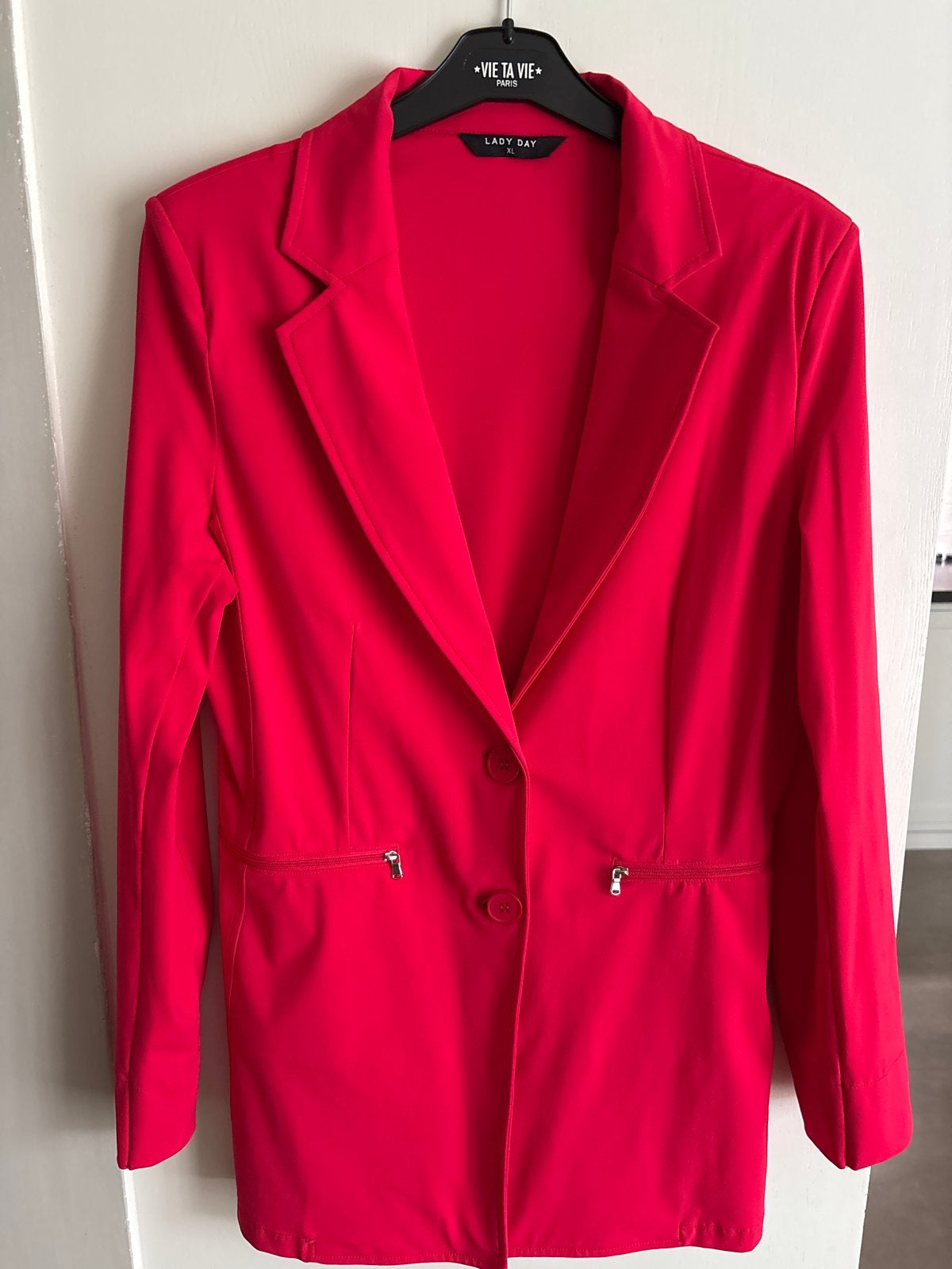 Rood Jasje Lady Day XL, Maat 46/48 (XL) of groter, Ophalen of Verzenden, Zo goed als nieuw, Jasje