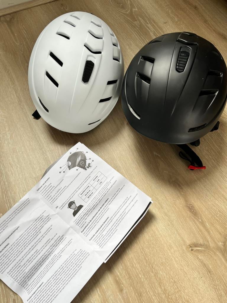 Ski- en snowboardhelmen (wit en zwart), Overige typen, Zo goed als nieuw, Skiën, Ophalen