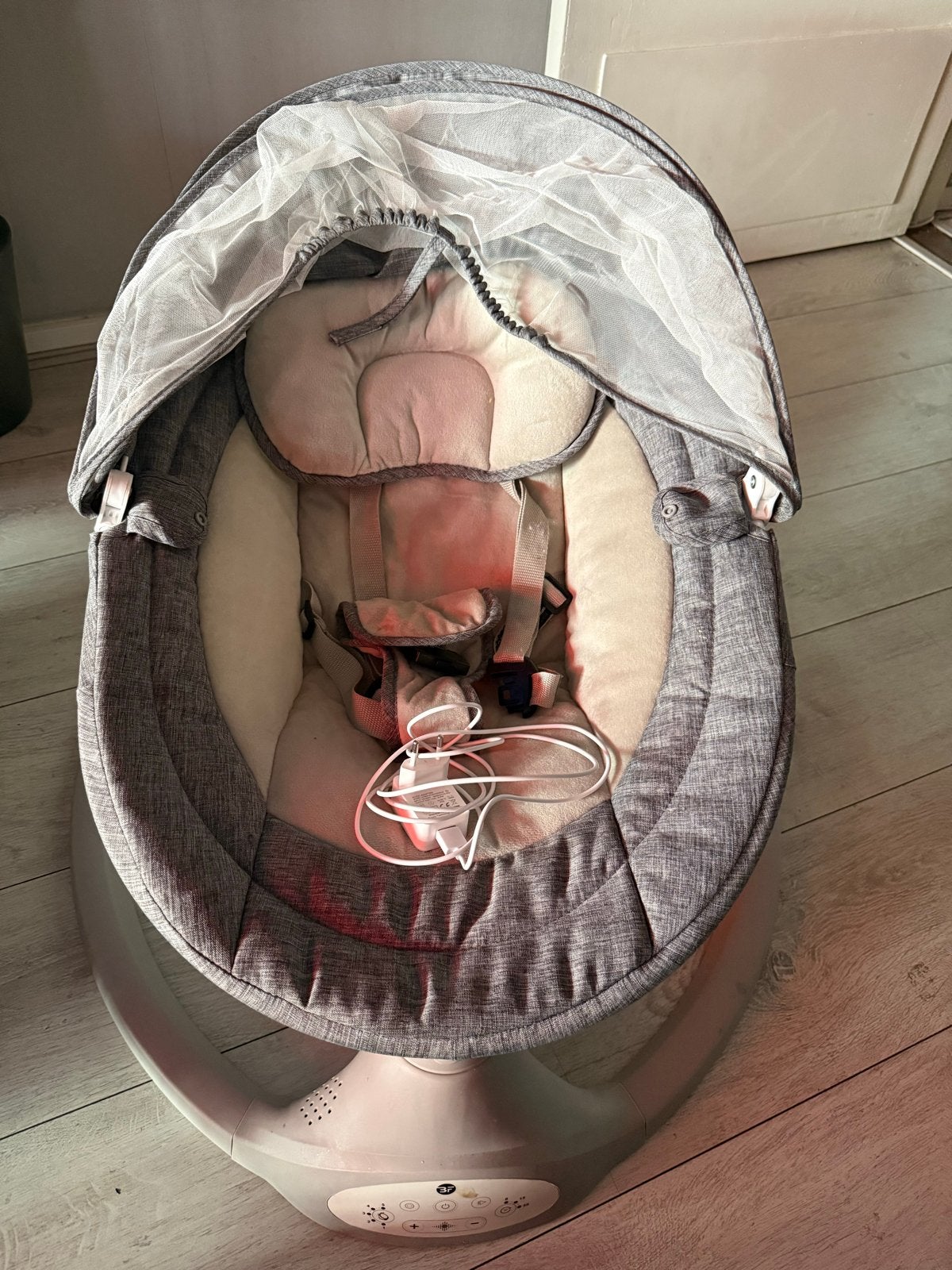 Bebies First Baby Swing met Timer en Muziekopties, Ophalen, Zo goed als nieuw