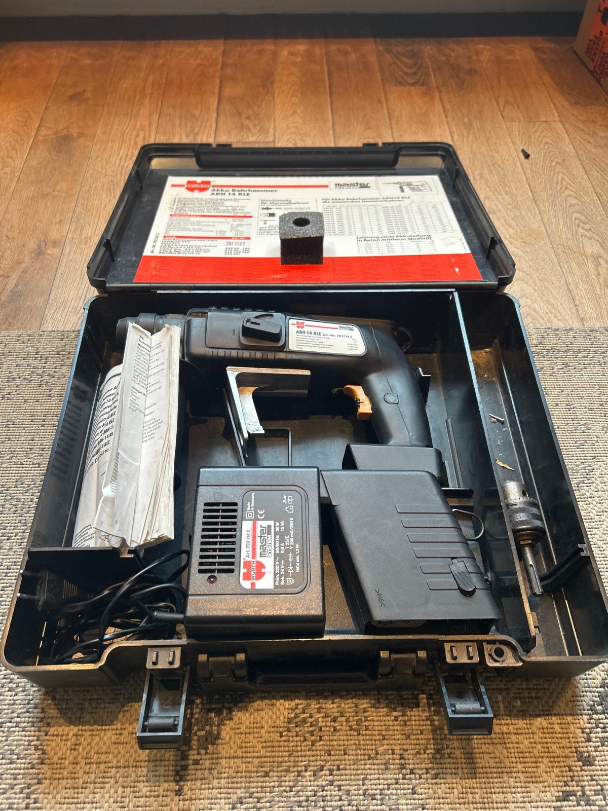 Werkt niet meer Wurth ABH 14 RLE Accu Boorhamer, Doe-het-zelf en Verbouw, Ophalen, Gebruikt, Boor- en/of Breekhamer, Minder dan 400 watt