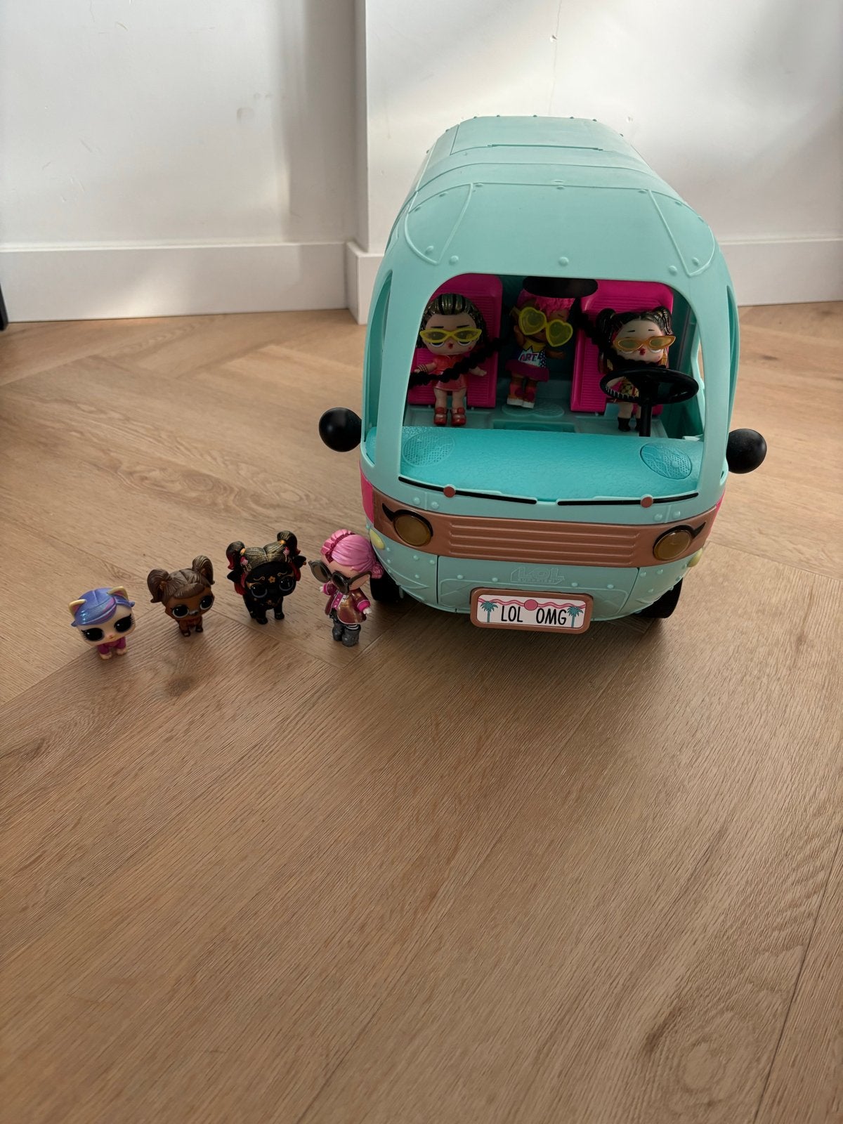 L.O.L. Surprise! Glamper Camper met accessoires en poppetjes, Ophalen, Zo goed als nieuw