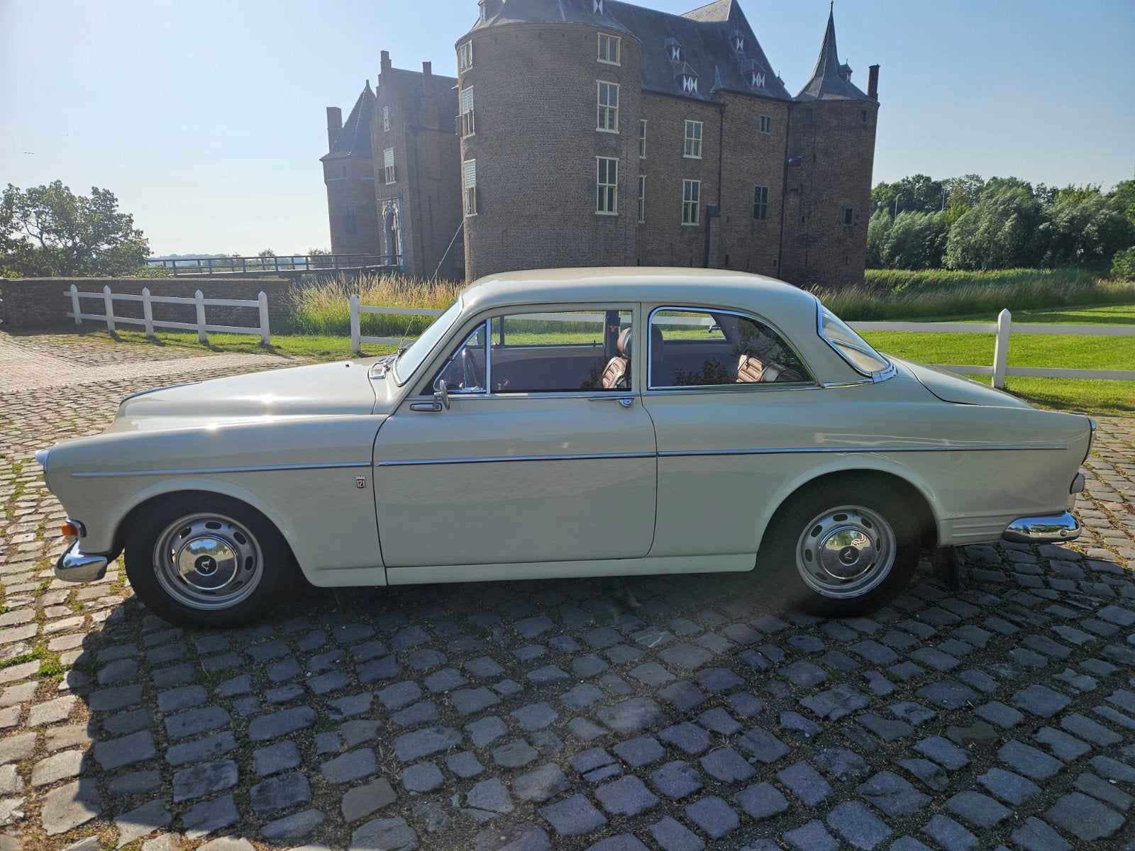 Volvo Amazon op gas en overdrive, Achterwielaandrijving, 4 cilinders, 4 stoelen, Leder