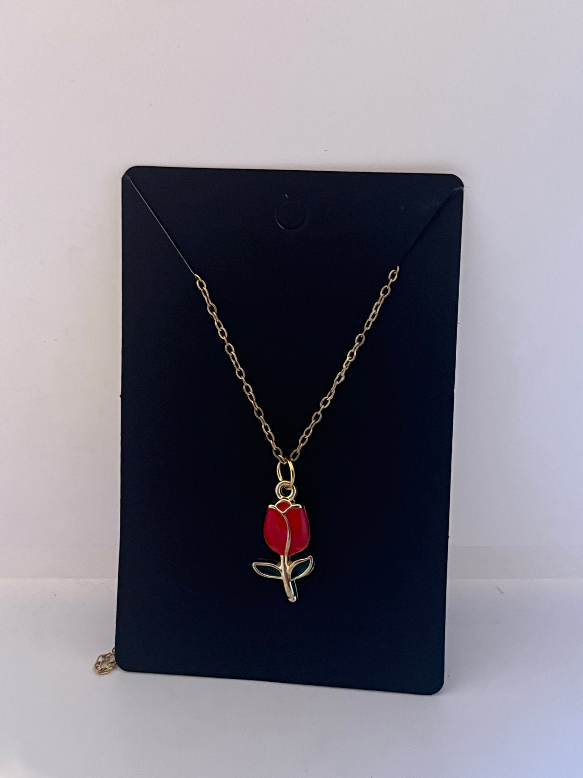 Gouden ketting met rode tulp hanger - Nieuw, Sieraden, Tassen en Uiterlijk, Verzenden, Nieuw, Goud, Overige materialen