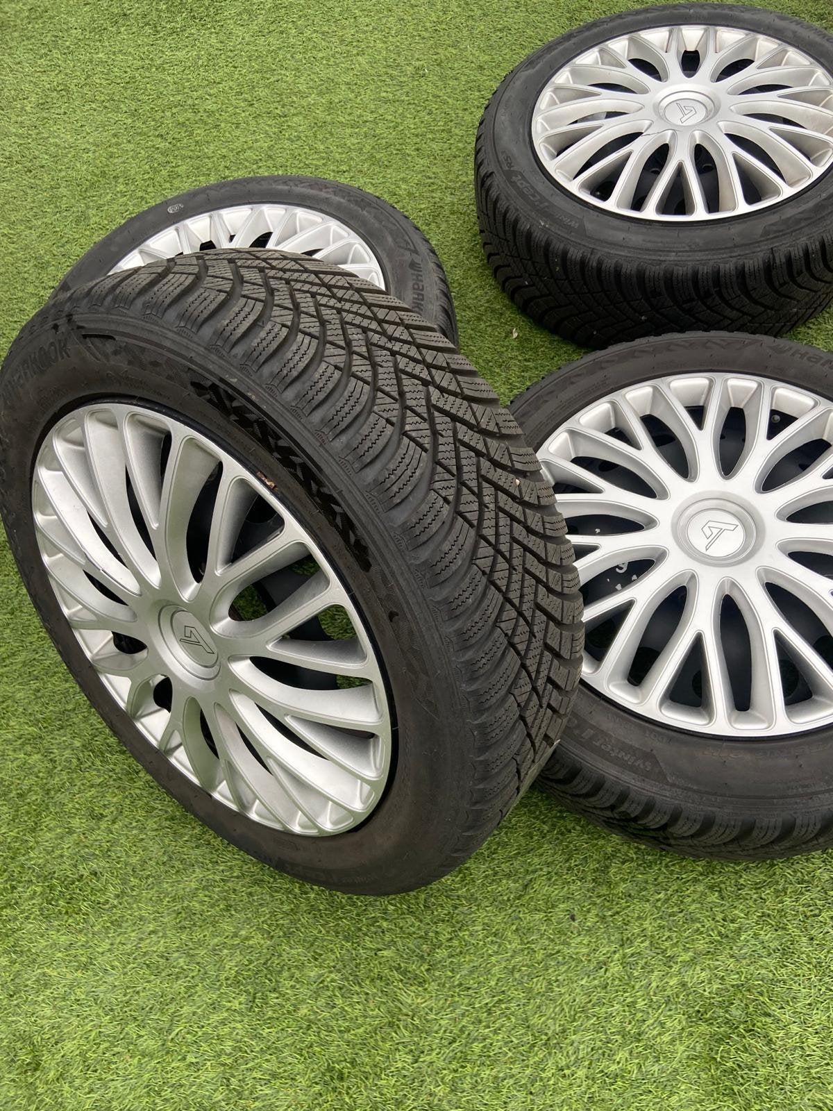 4 Hankook winterbanden 195/55 R16 incl. sierdoppen, Auto-onderdelen, Banden en Velgen, Banden en Velgen, Winterbanden, 195 mm