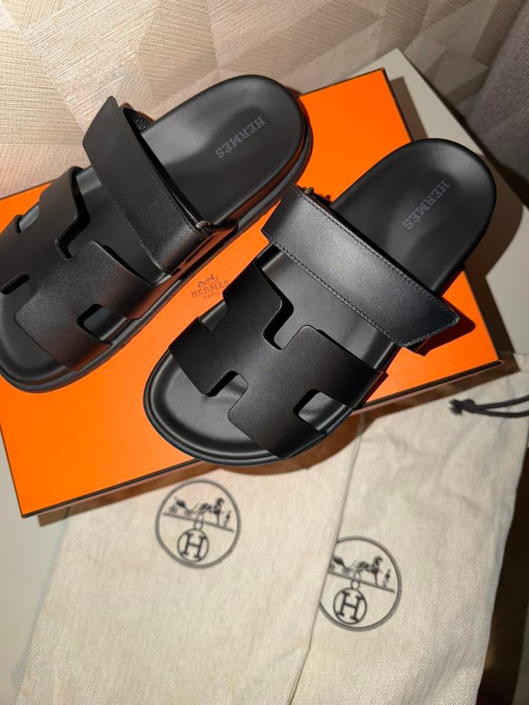 Hermes chypre sandal zwart 36.5 dames, Kleding | Dames, Schoenen, Ophalen of Verzenden, Nieuw, Zwart, Slippers