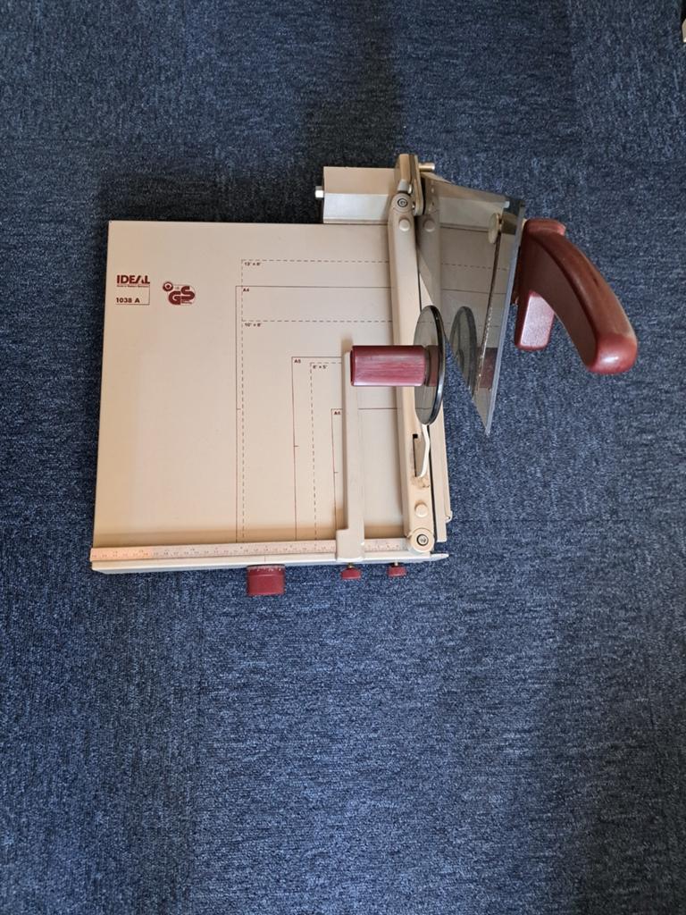 Papiersnijmachine Ideal 1038 A. Bordschaar., Ophalen, Gebruikt