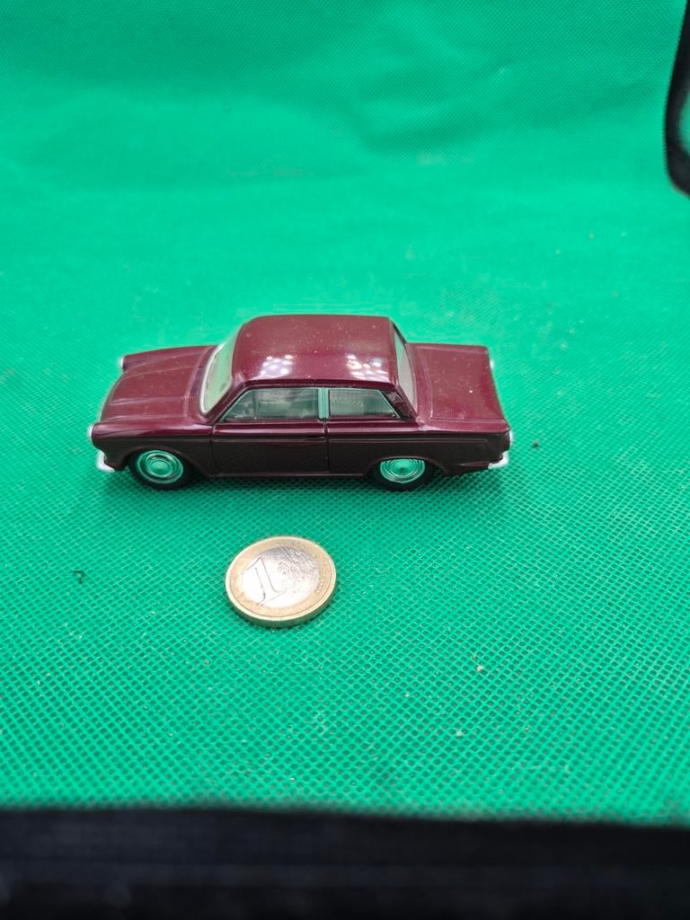 374 lotus cortina 1/43 corgi, Hobby en Vrije tijd, Modelauto's | 1:43, Zo goed als nieuw, Auto, Corgi, Ophalen of Verzenden