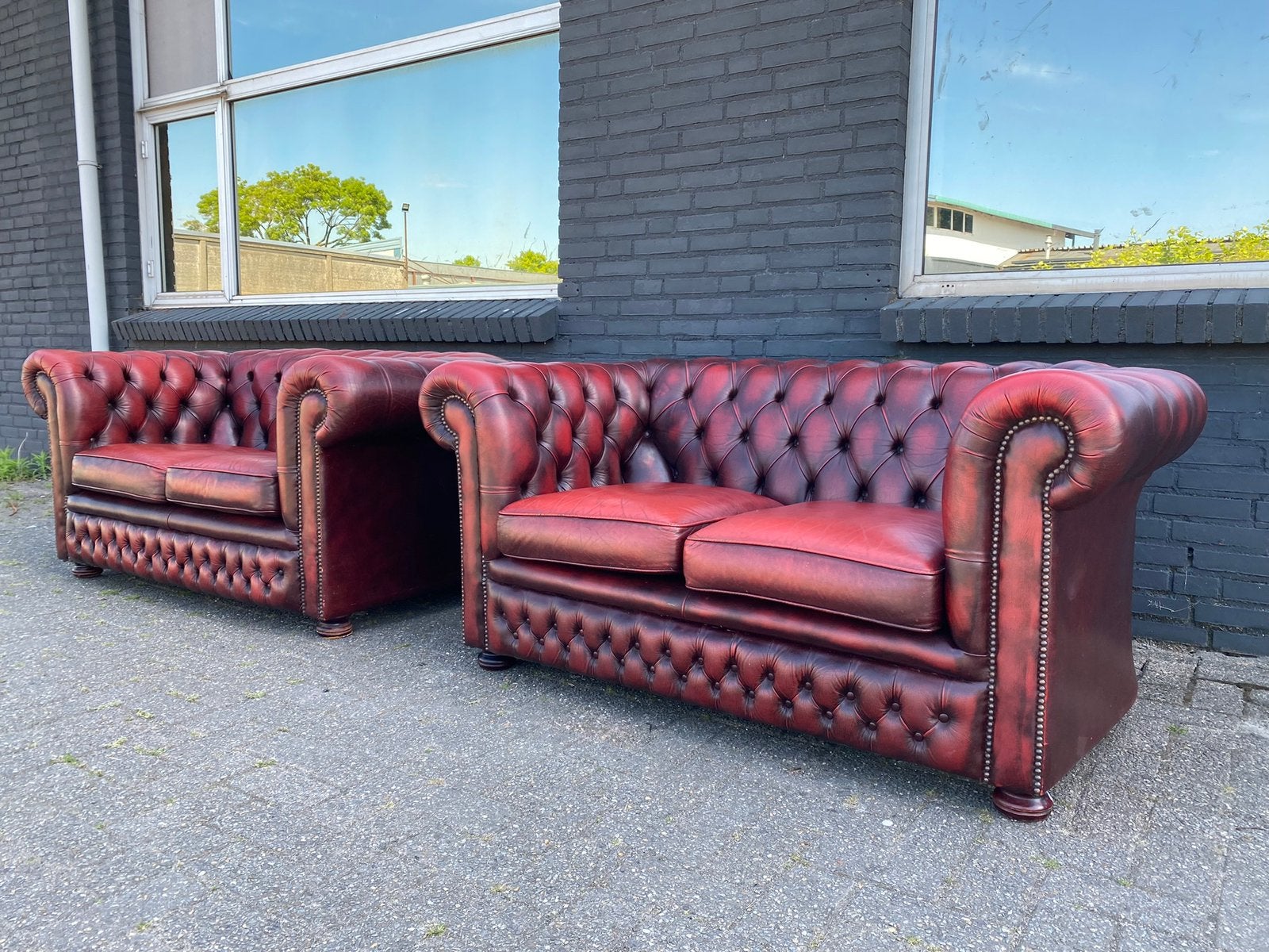 2 x 2 Chesterfield Springvale banken Oxblood rood, Ophalen, 125 cm of meer, Leer, Zo goed als nieuw