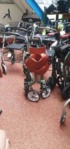 Rolstoelen gebruikt en nieuw weer enkelen op voorraad, Ophalen, 1101AM, Zo goed als nieuw, Info