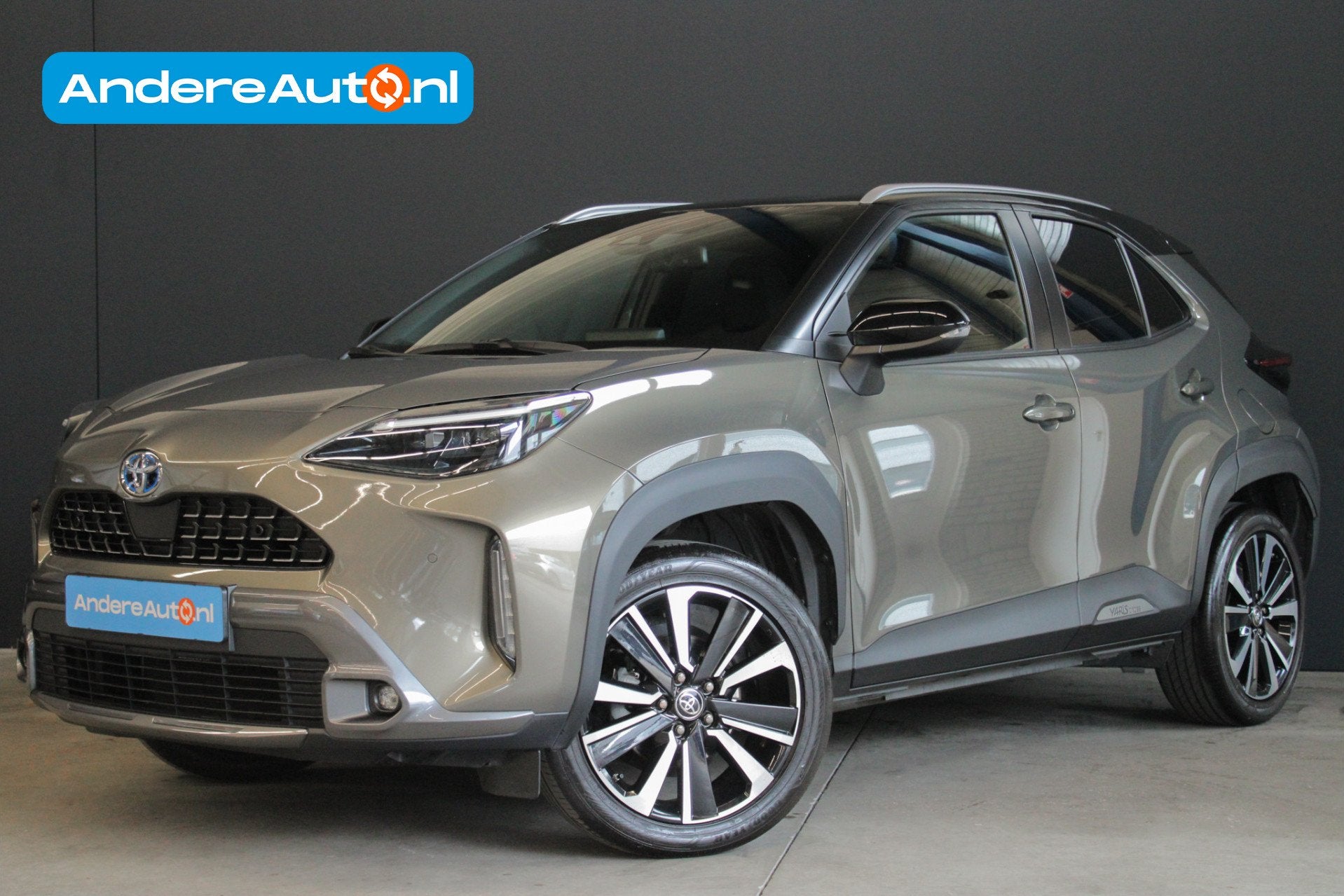Toyota Yaris Cross 1.5 Hybrid Launch Edition |leder|stoel/st, Auto's, Gebruikt, Zwart, 116 pk, Bedrijf