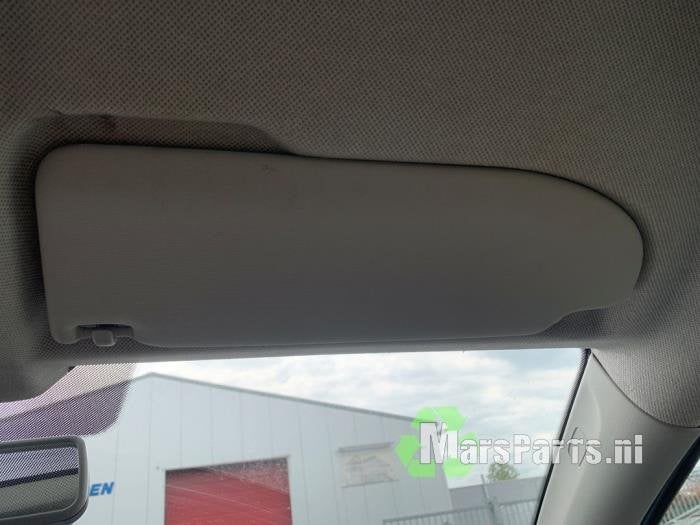 Zonneklep van een Seat Ibiza