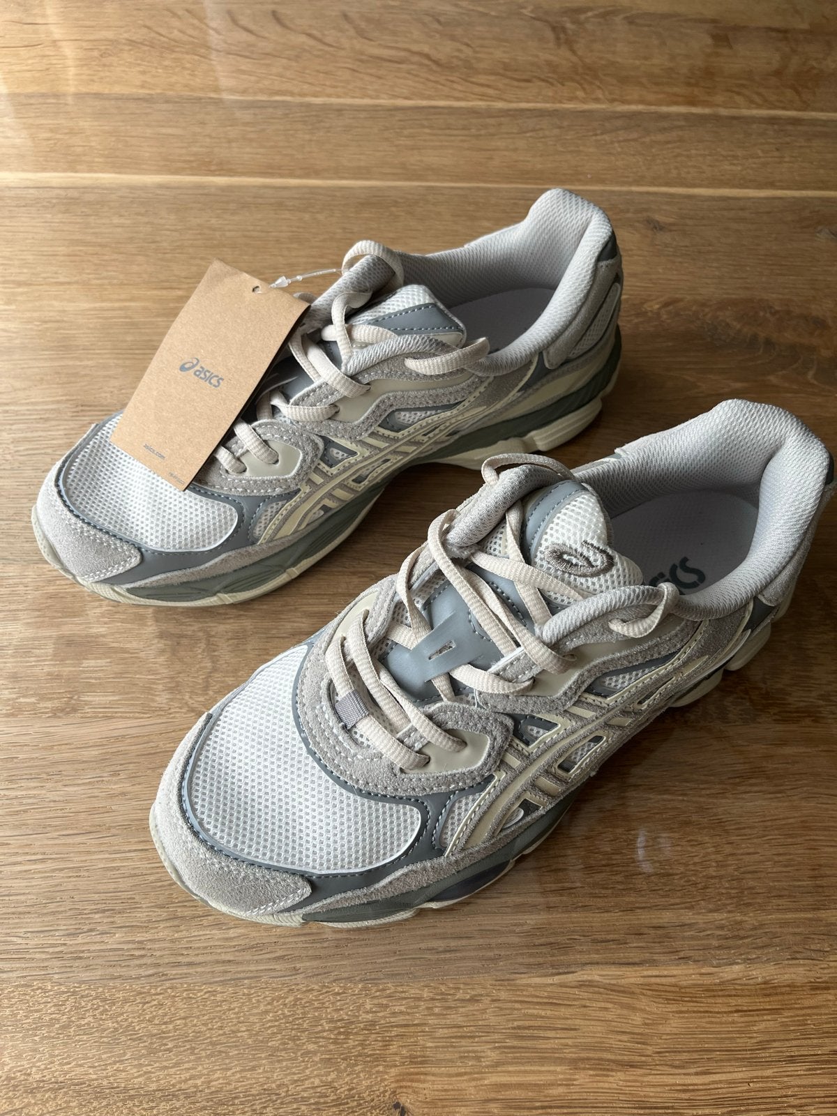 ASICS Sportschoenen Maat 42,5 - Nieuwstaat, Ophalen of Verzenden, Nieuw, Overige kleuren, Sneakers of Gympen