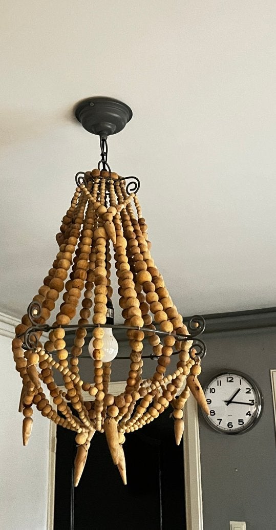 Unieke houten kralen kroonluchter - Boheemse stijl, Huis en Inrichting, Lampen | Hanglampen, Ophalen, Zo goed als nieuw, Hout
