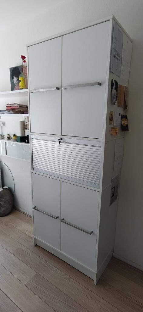 Witte moderne kast met jalouzie roldeur, Ophalen