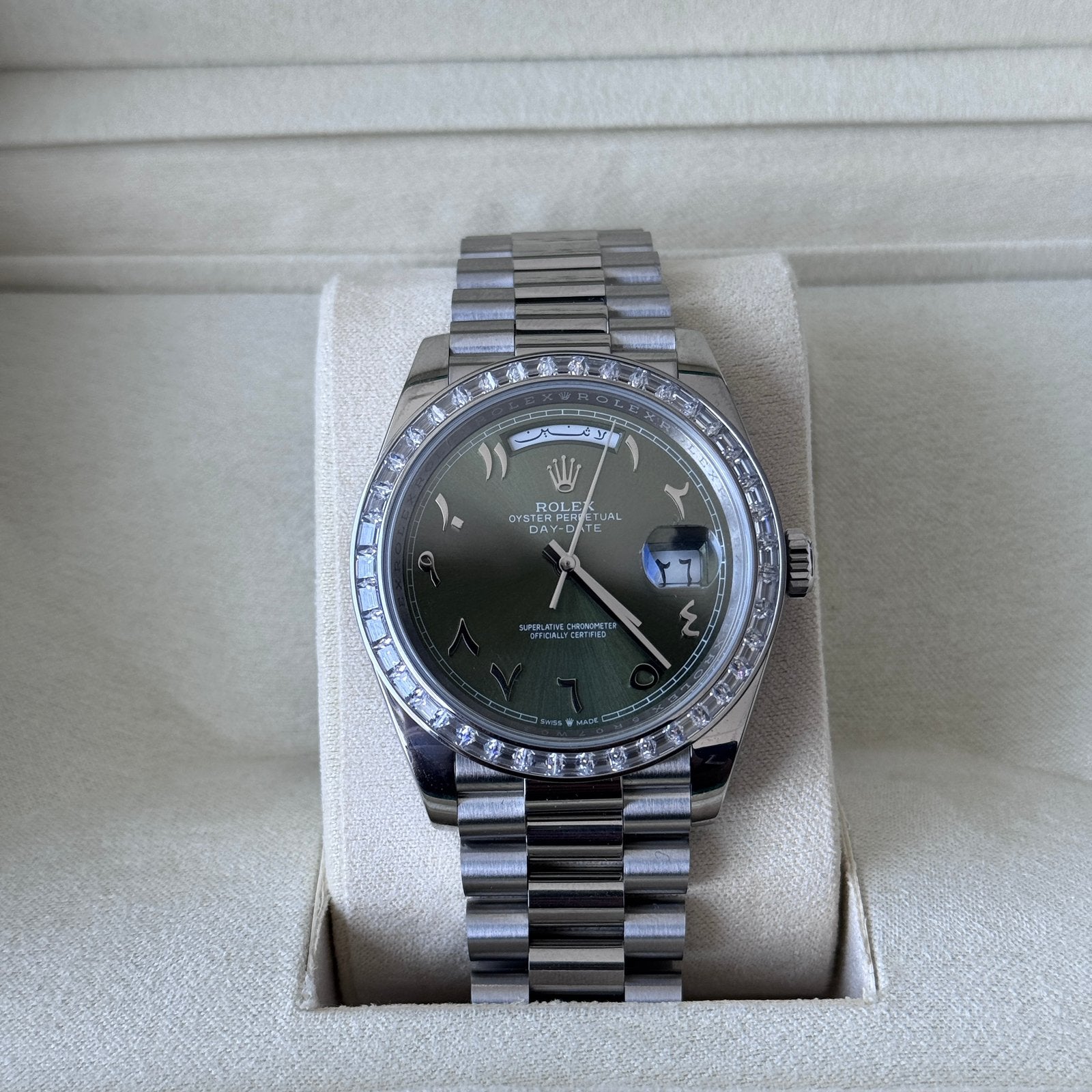 Rolex Daydate Arabic Dial Olive Diamond bezel TBR, Sieraden, Tassen en Uiterlijk, Horloges | Heren, Overige merken, Staal, Staal