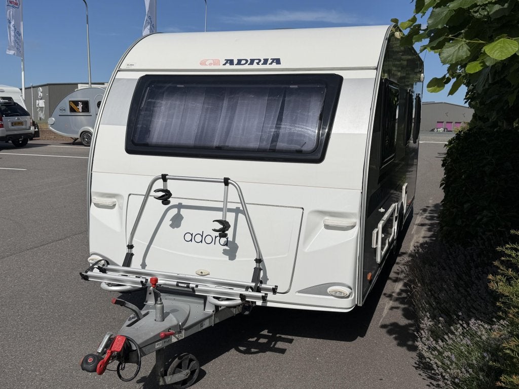 Adria Adora 472 LU Verkocht, Caravans en Kamperen, Caravans, Rondzit, Bedrijf, Adria, 4 tot 5 meter